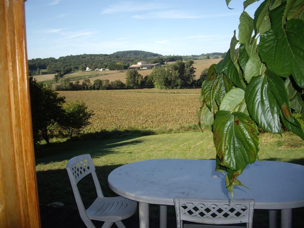 Biou Bed and Breakfast La Sauvetat-sur-Lède Buitenkant foto
